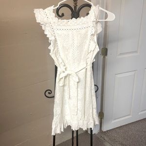 White top perfect for all summer events